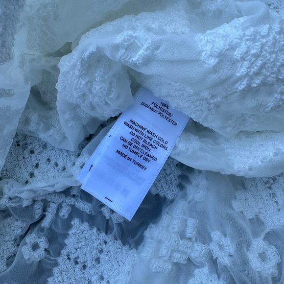 NWT Ella Moon Women's Small White Emboidered with Lace Trim Top Poncho - Picture 6 of 8